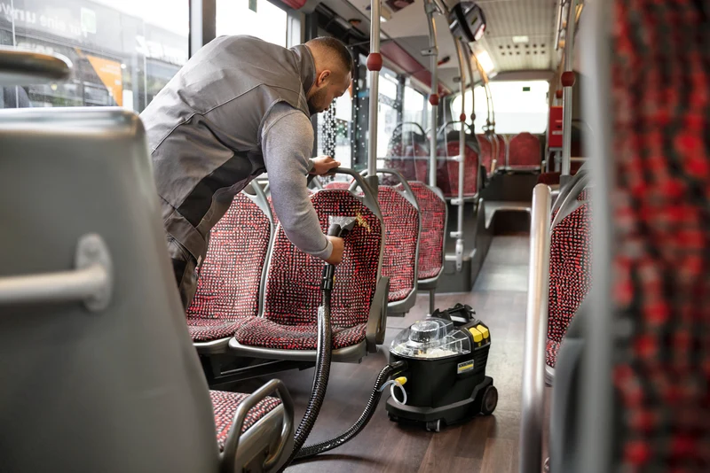 Appareil d'injection-extraction 1380W noir Puzzi 8/1 Karcher + Détergent offert- 1.100-248.0