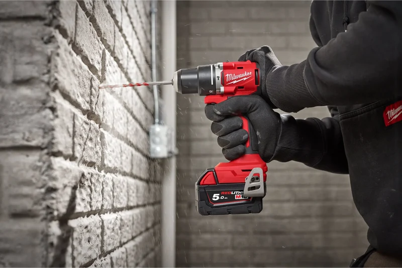 Perceuse Brushless 18V Milwaukee M18 BLDDRC-502C 60Nm - Pack 2x5Ah