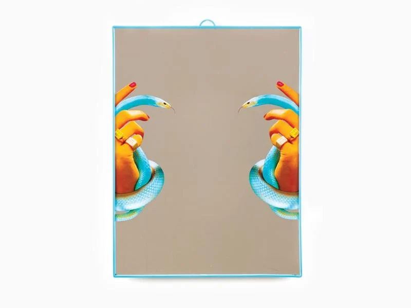 Seletti porte Toiletpaper - Miroir Grandes mains avec serpents (grand)