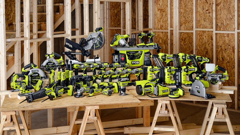 18V ONE+ 7-1/4" Compound Miter Saw with (1) 4.0 Ah Battery and 18V Charger