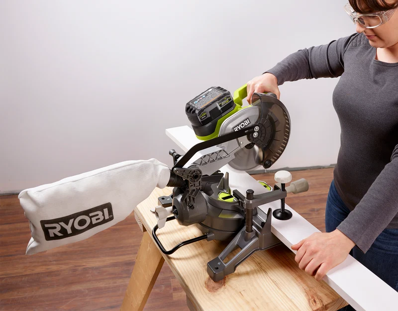 18V ONE+ 7-1/4" Compound Miter Saw with (1) 4.0 Ah Battery and 18V Charger