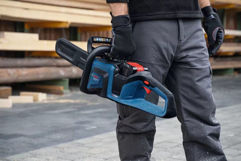 Tronçonneuse à batterie Bosch Pro 18V guide 40cm GKE 18V-40 Solo Biturbo - 06008D3000 Bosch