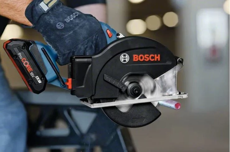 Scie circulaire métal 136mm GKM 18V-50 solo Carton - 06016B8000 Bosch