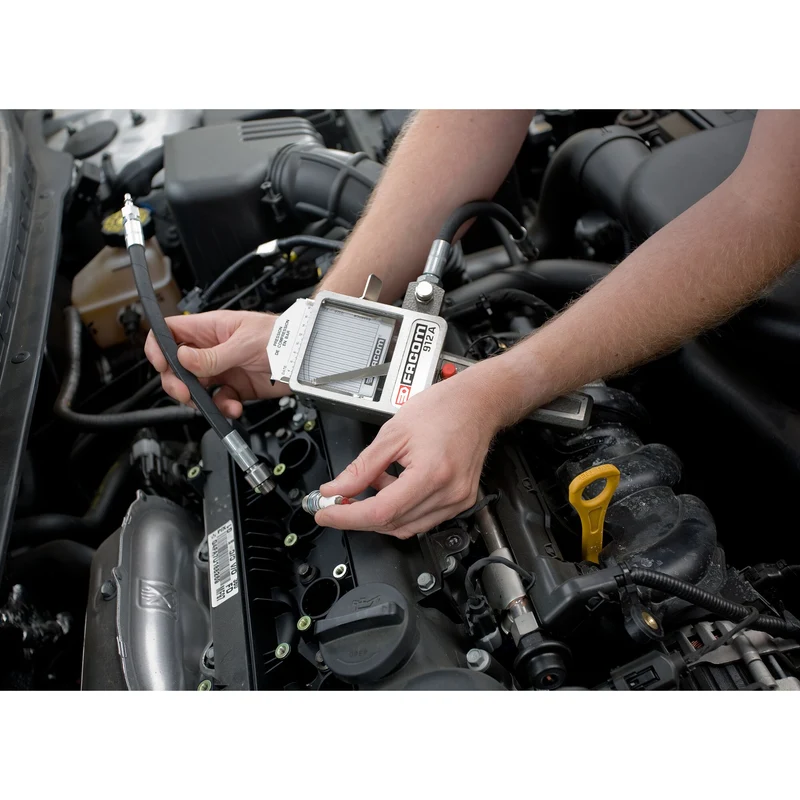 [912] Compressiomètre moteur essence