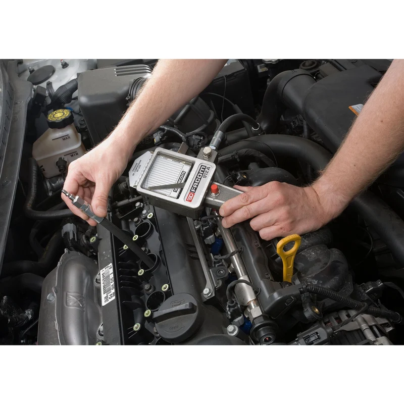 [912] Compressiomètre moteur essence