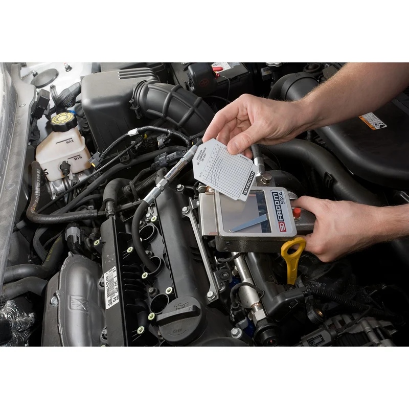 [912] Compressiomètre moteur essence