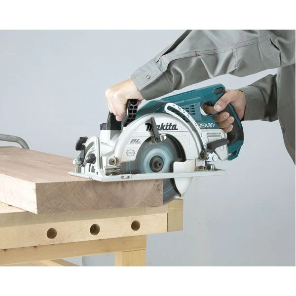 Scie circulaire 36 V 2 x 18 V Li-Ion LXT ø 185 mm (Produit seul) Makita DRS780Z