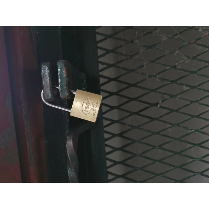 Cadenas ø6 mm Hauteur74 mm (anse 41mm) AMIG1227