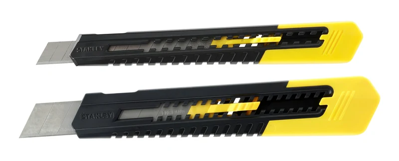 Lot De 2 Cutters 9 Et 18mm Sm Stanley STHT10202-0