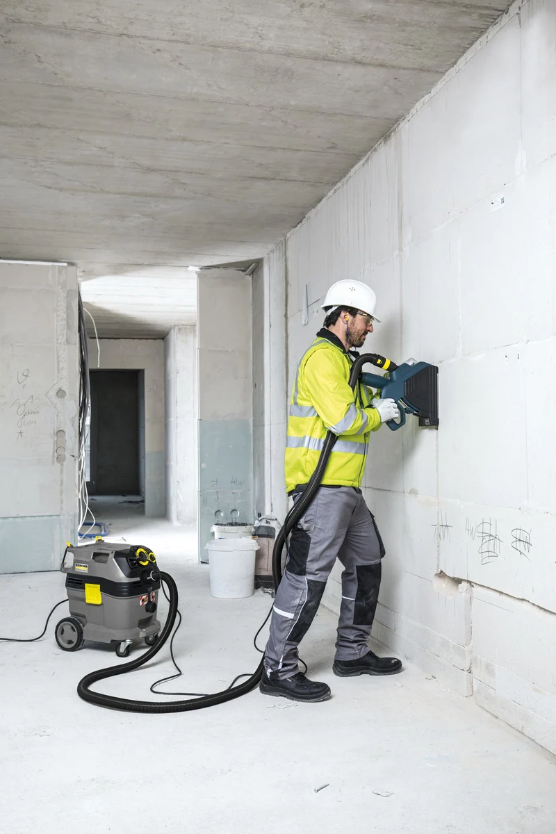 L'aspirateur de sécurité eau et poussières NT 30/1 Tact Te M Karcher 1.148-235.0