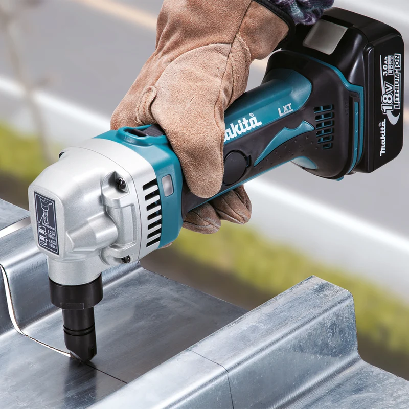 Grignoteuse tête réglable 360° - 18V Li-Ion (Produit seul) - DJN161Z MAKITA