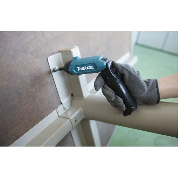 Tournevis 3,6 V Li-Ion (intégrée) 4,5 Nm DF001DW Makita