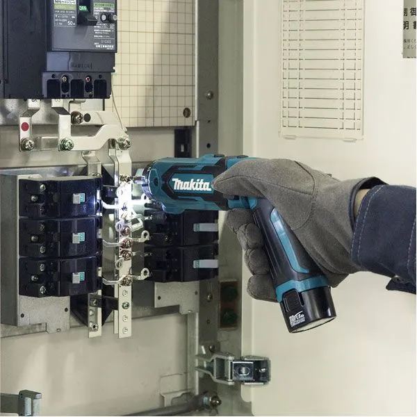 Tournevis électrique 7,2V Li-Ion 1,5 Ah 5,6 Nm DF012DSE Makita