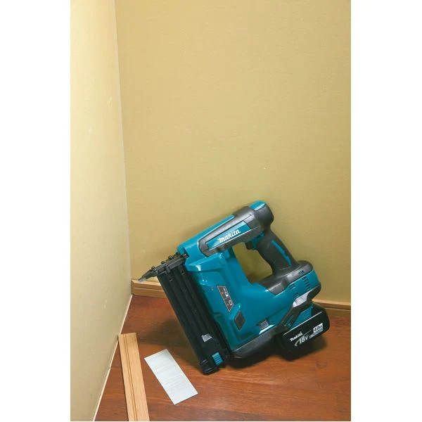 Cloueur 18V Li-Ion (Produit seul) Makita DBN500ZJ