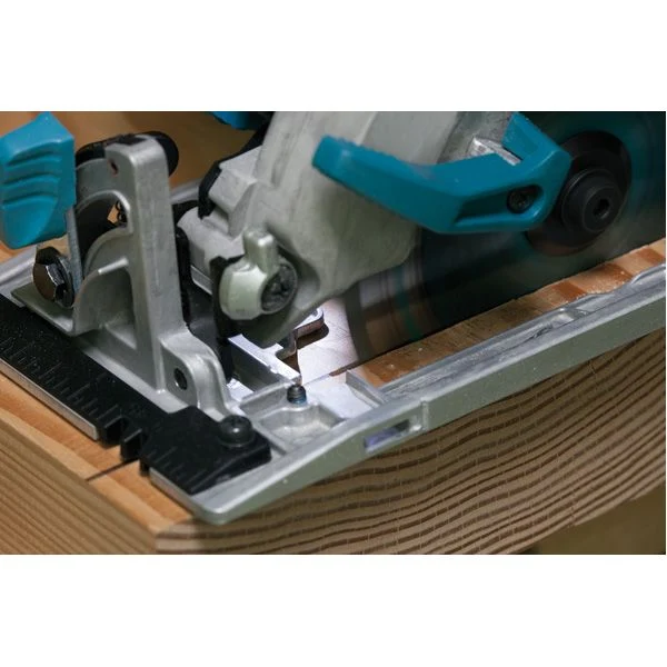 Scie circulaire 18 V Li-Ion ø165 mm (Machine seule) DHS680ZJ Makita